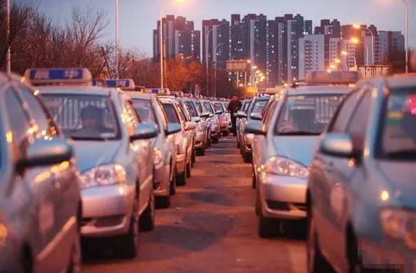 出租車行業(yè)矛盾集中爆發(fā)期即改革機遇期