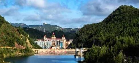 謀道鎮(zhèn)旅游產(chǎn)業(yè)蓬勃發(fā)展帶動(dòng)了旅游配套相關(guān)服務(wù)業(yè)迅猛發(fā)展