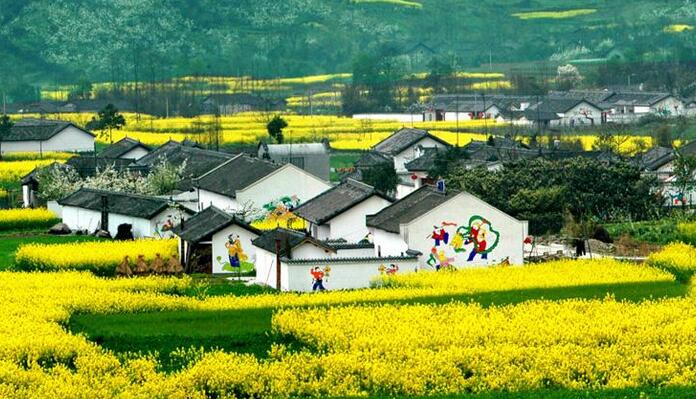 鄉(xiāng)村旅游發(fā)展與鄉(xiāng)村振興戰(zhàn)略的“無縫對(duì)接”