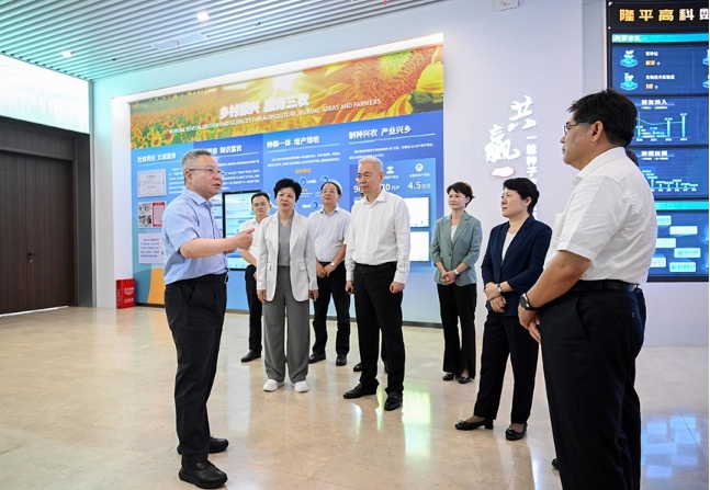 沈曉明在袁隆平農業高科技股份有限公司調研 沈曉明在袁隆平農業高科技股份有限公司調研