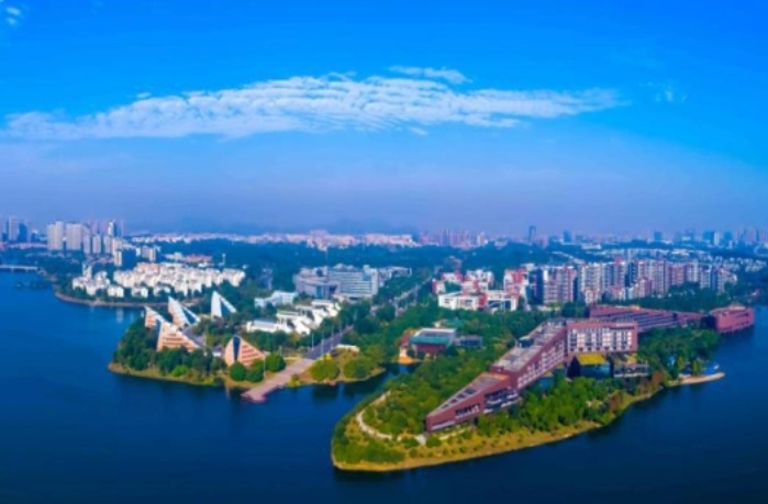地區產業轉型升級促進就業結構優化的經驗啟示基于東莞市松山湖高新技術開發區的調研分析