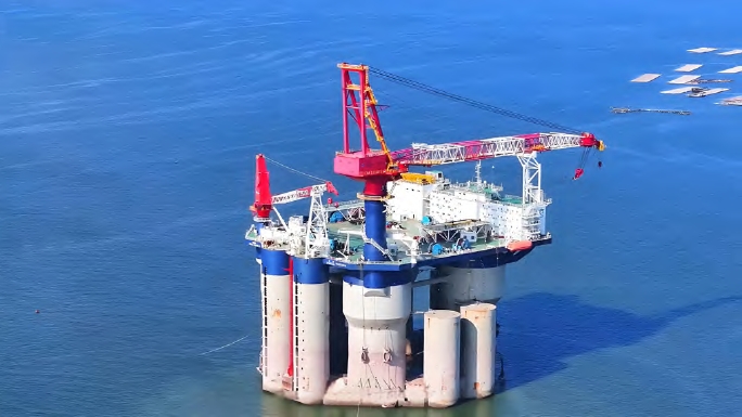 北部灣地區最大的海工平臺 坐底為欽州高端船舶的海工裝備