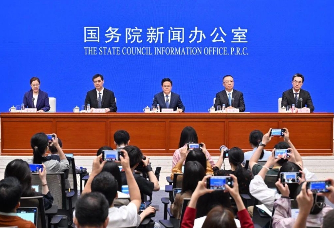 鄭柵潔主任出席國新辦“高質量完成‘十四五’規劃”系列主題首場新聞發布會 鄭柵潔主任出席國新辦“高質量完成‘十四五’規劃”系列主題首場新聞發布會